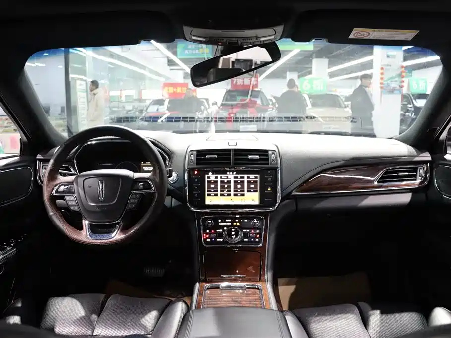 LINCOLN CONTINENTAL 2019