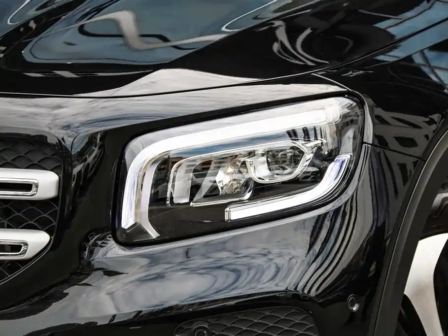 MERCEDES BENZ GLB 2021
