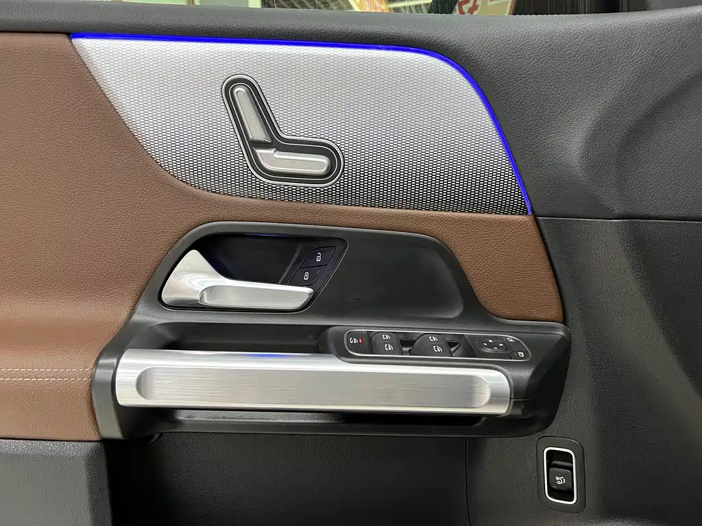 MERCEDES BENZ GLB 2020
