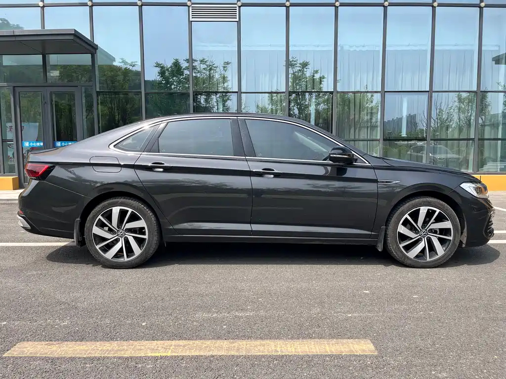 VOLKSWAGEN SAGITAR 2023