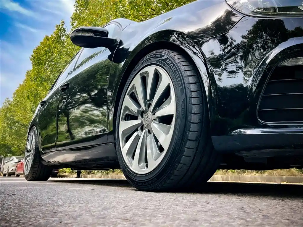 VOLKSWAGEN GOLF 2011