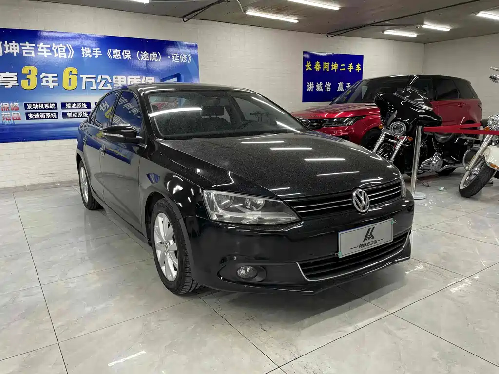 VOLKSWAGEN SAGITAR 2013
