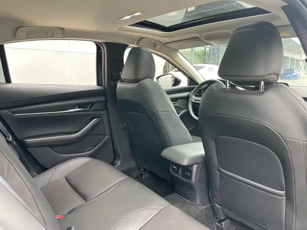MAZDA 3 AXELA 2021