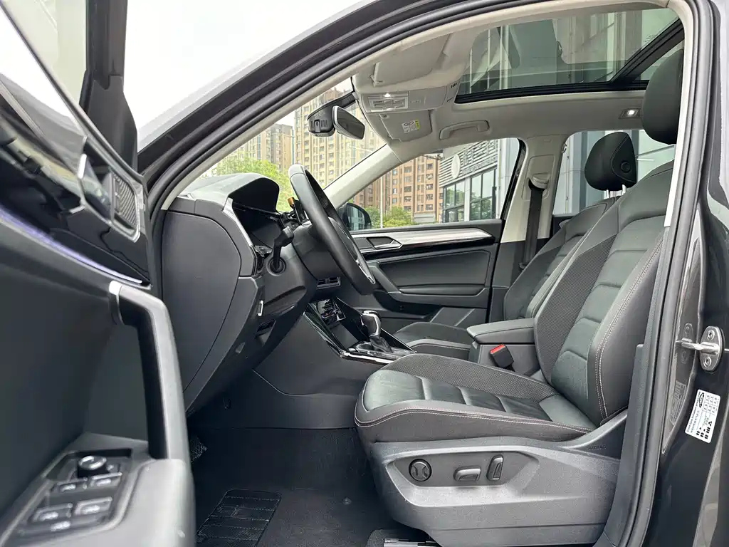 VOLKSWAGEN TAYRON 2021