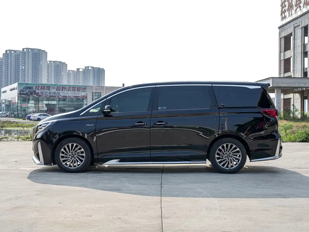 TRUMPCHI M8 2021