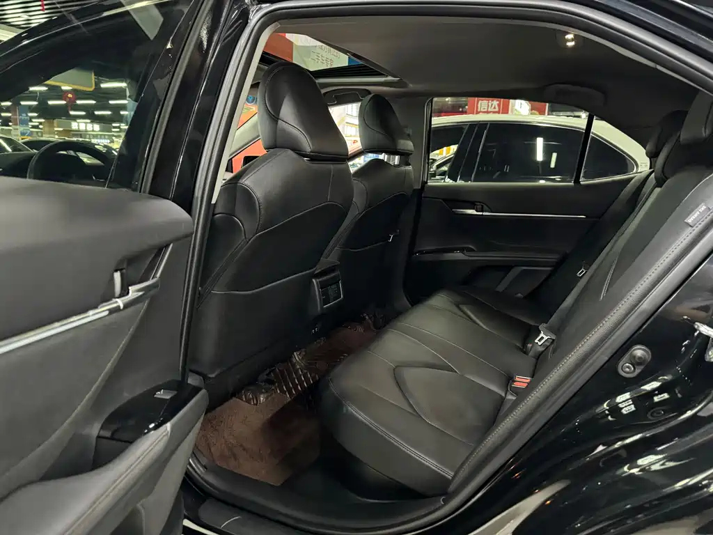 TOYOTA CAMRY 2021