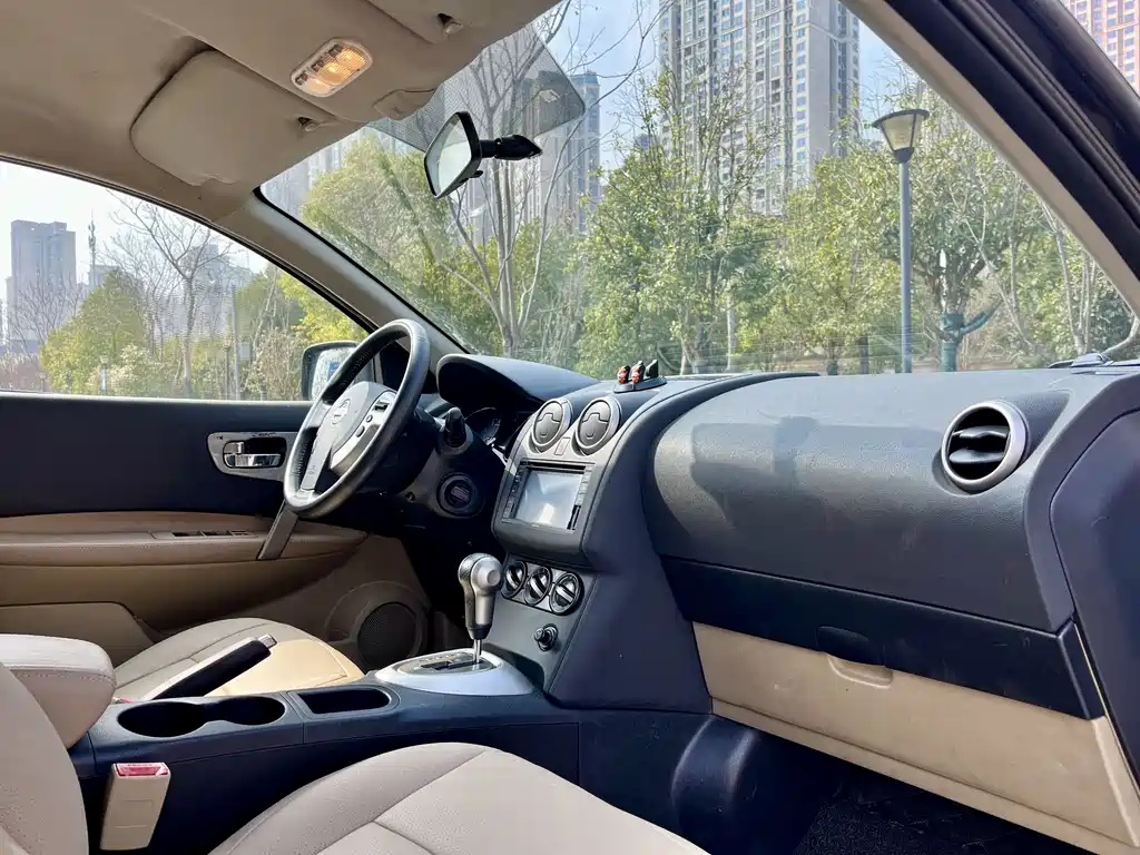 NISSAN QASHQAI 2014