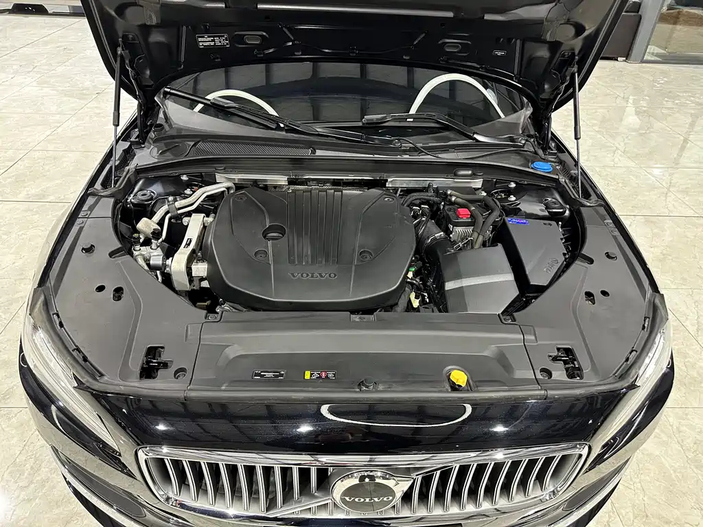 VOLVO S90 2021