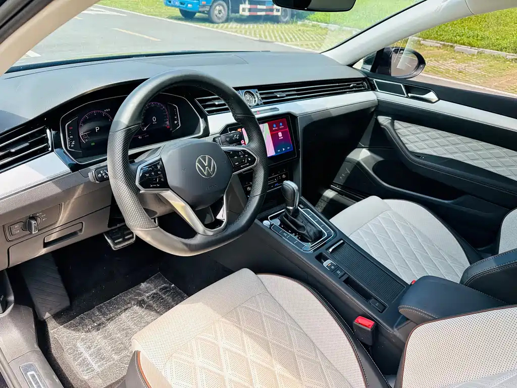 VOLKSWAGEN MAGOTAN 2023