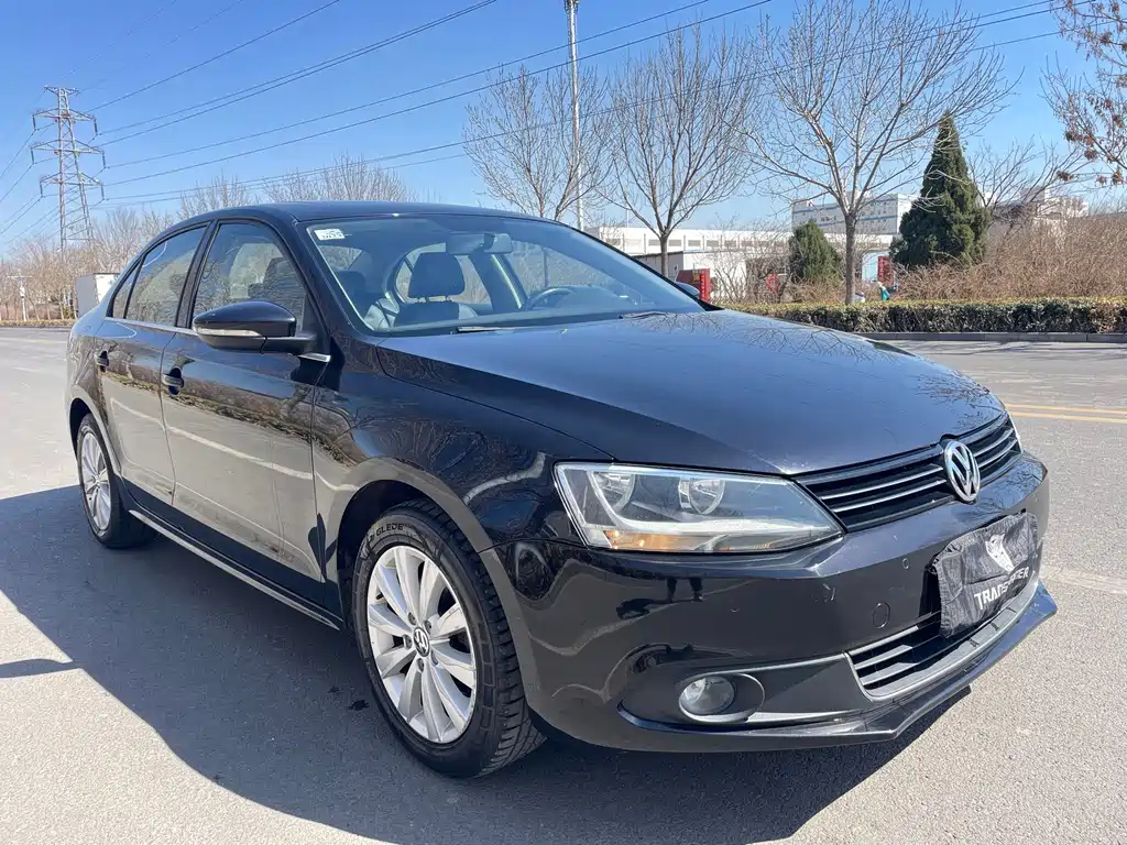 VOLKSWAGEN SAGITAR 2015