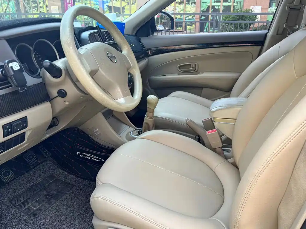 NISSAN SYLPHY 2015