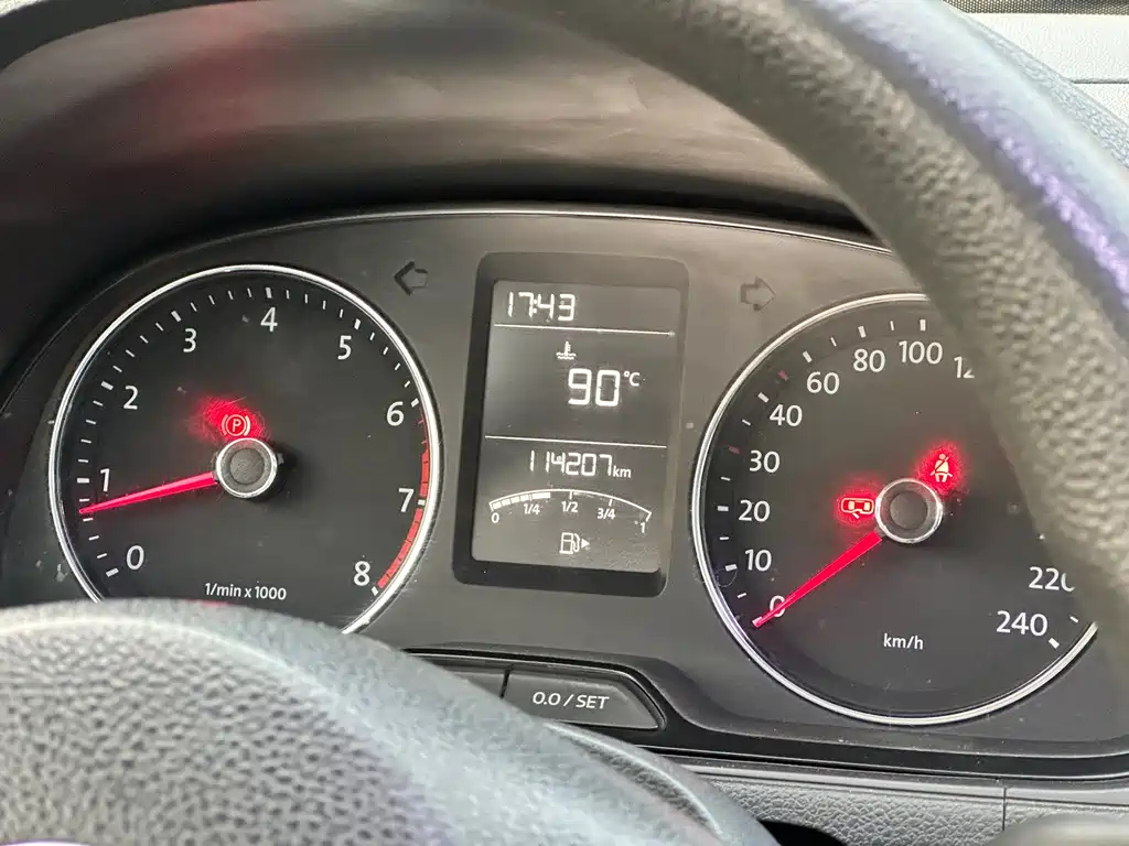 VOLKSWAGEN LAVIDA 2014