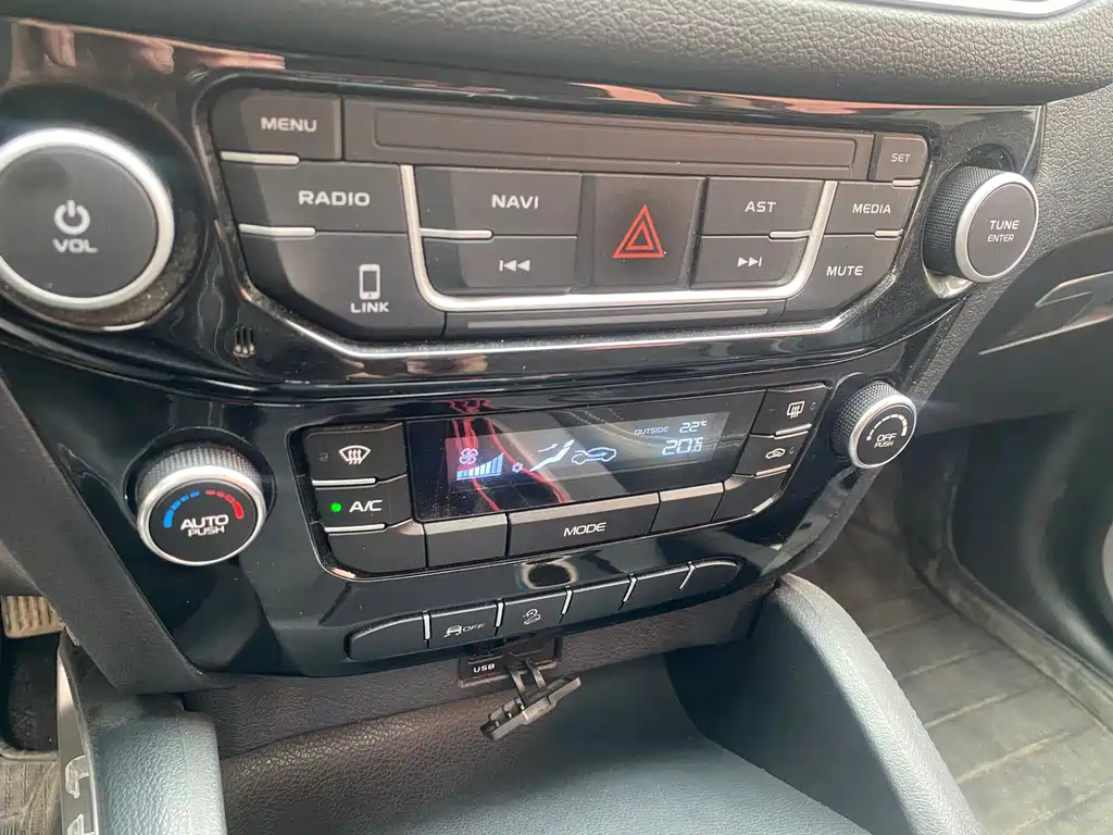 GEELY AUTO VISION X6 2018