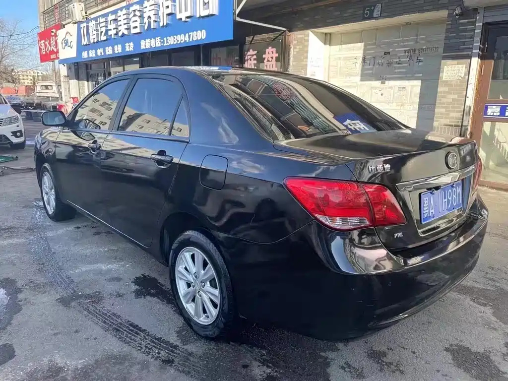 BYD L3 2013