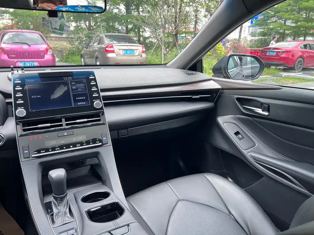 TOYOTA AVALON 2020