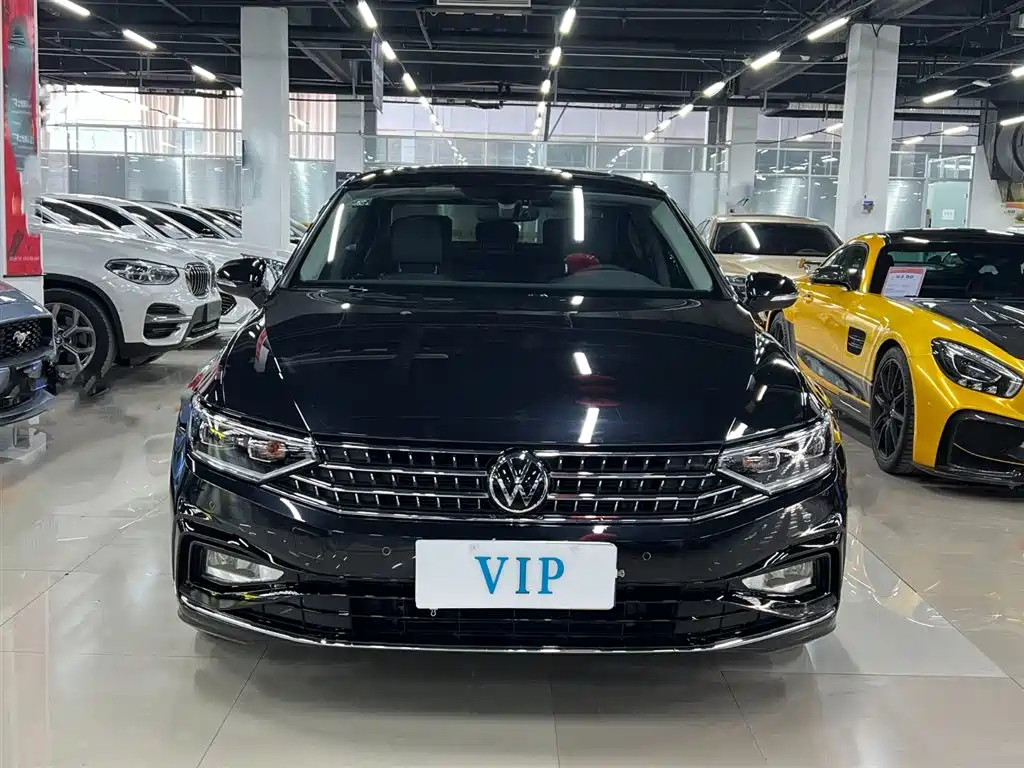 VOLKSWAGEN MAGOTAN 2022