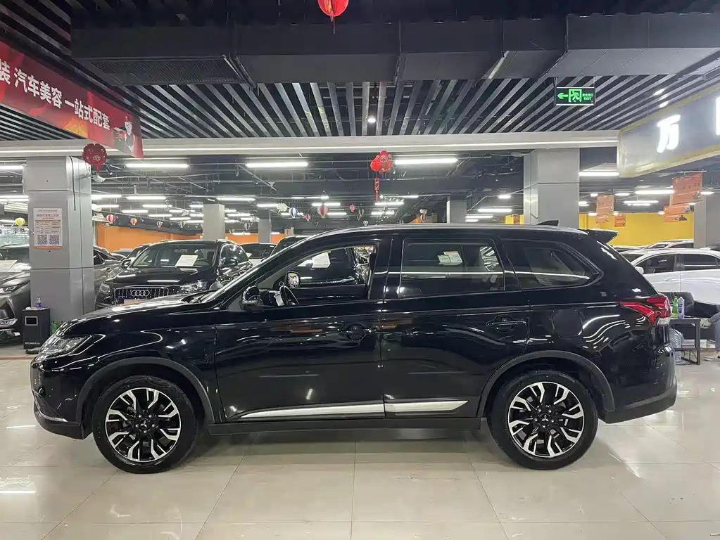 MITSUBISHI OUTLANDER 2019