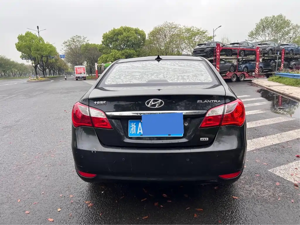 HYUNDAI CELESTA 2012