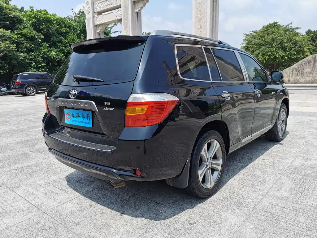 TOYOTA HIGHLANDER 2010