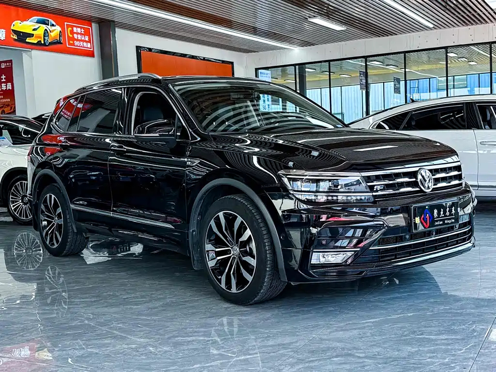 VOLKSWAGEN TIGUAN L 2020
