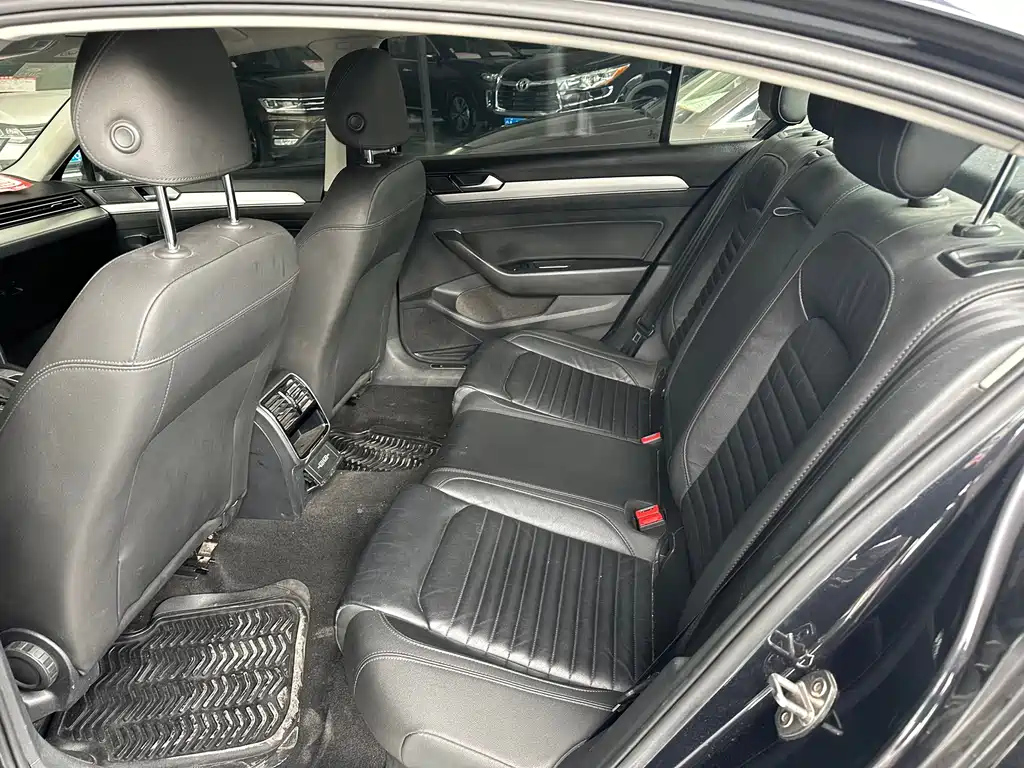 VOLKSWAGEN MAGOTAN 2020