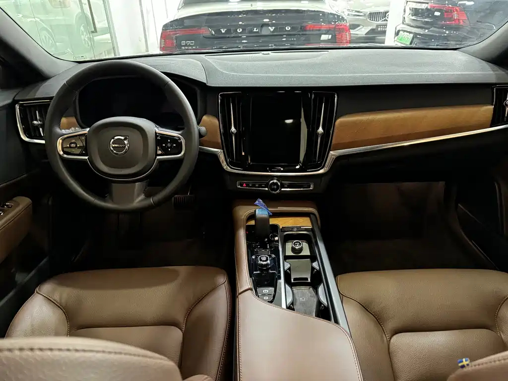 VOLVO S90 2022