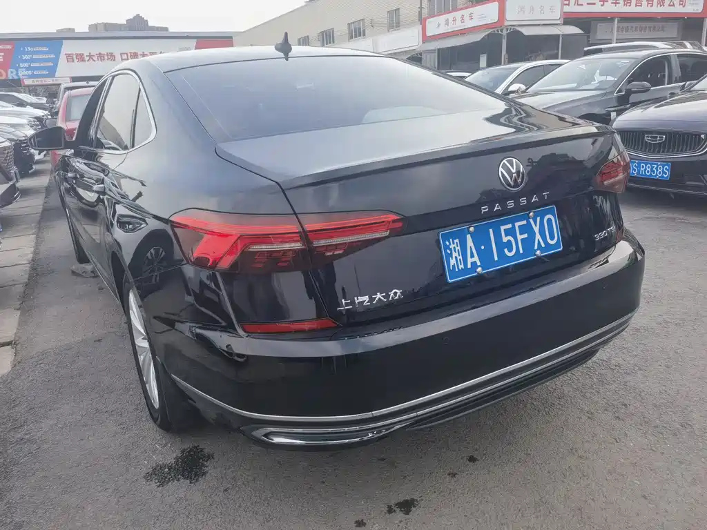 VOLKSWAGEN PASSAT 2021