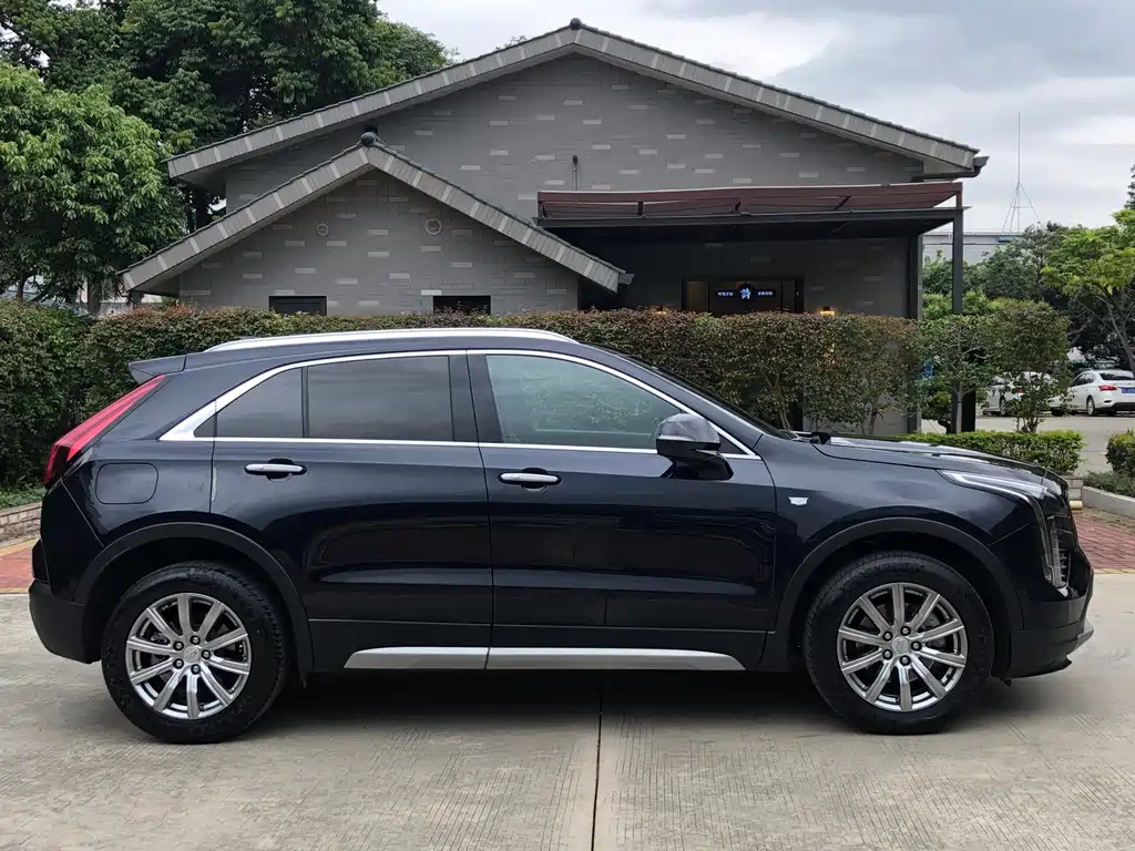 CADILLAC XT4 2021