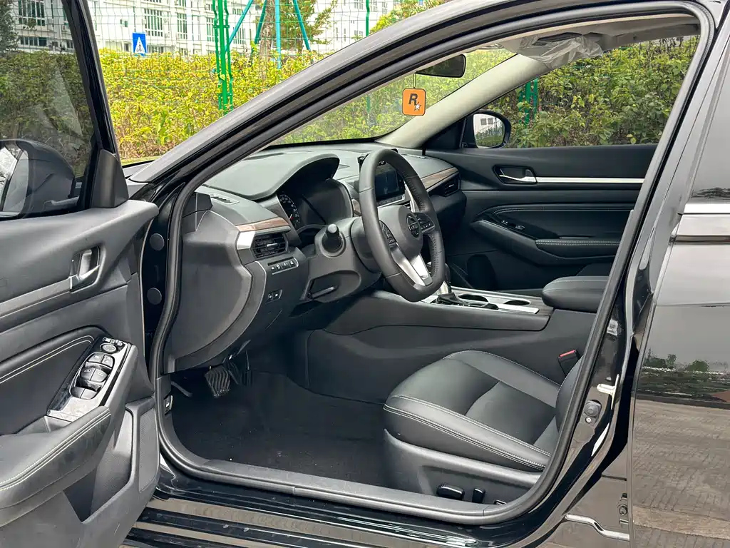 NISSAN TEANA 2022