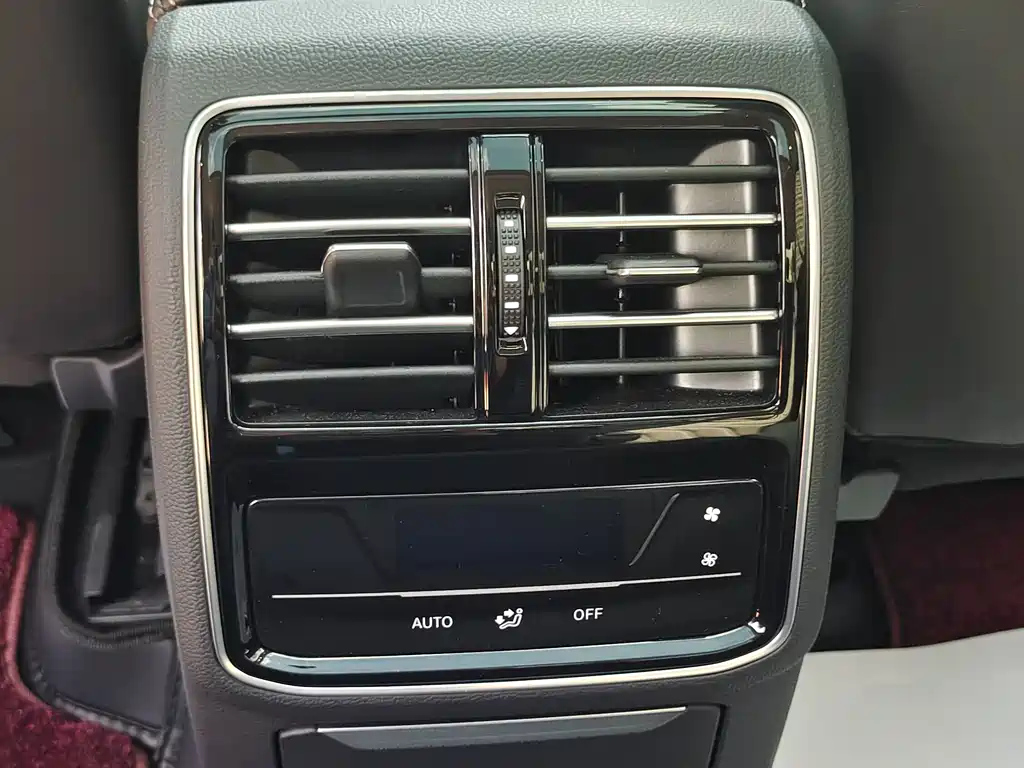 VOLKSWAGEN MAGOTAN 2023