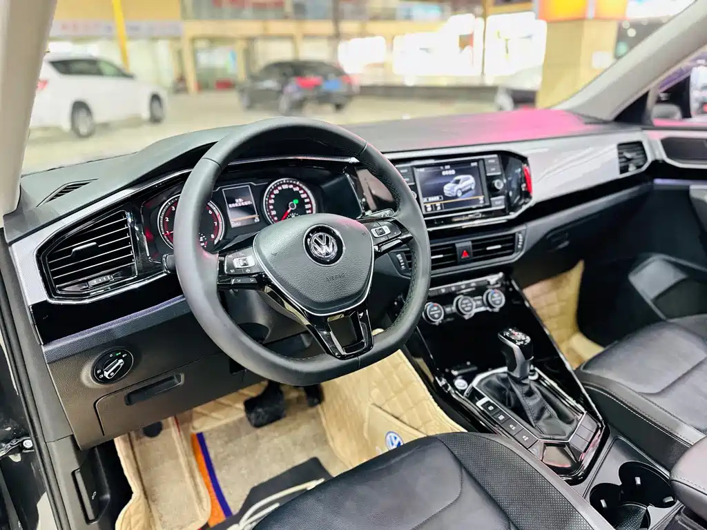 VOLKSWAGEN TAYRON 2020