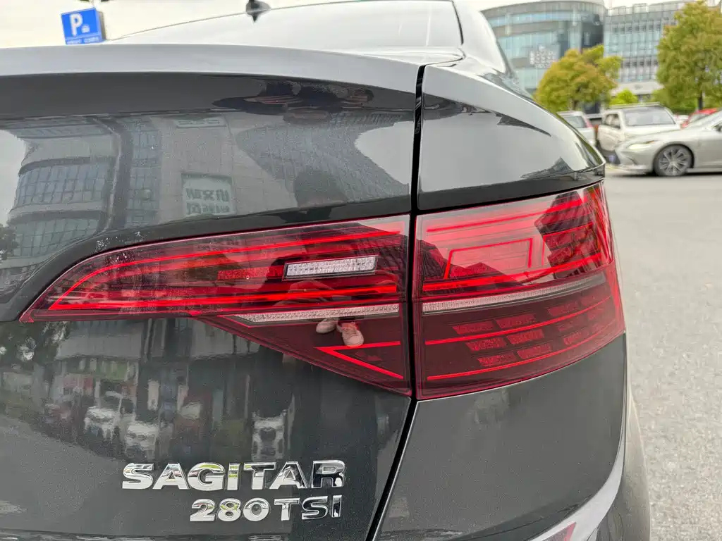 VOLKSWAGEN SAGITAR 2021
