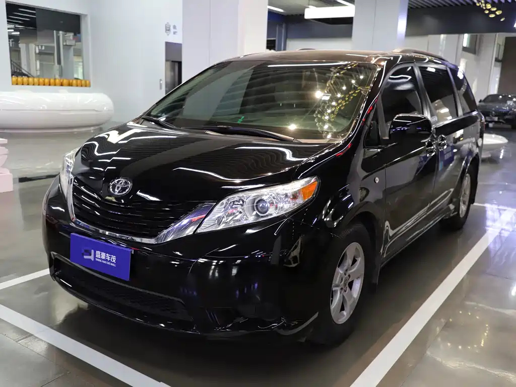 Аукционный лист TOYOTA SIENNA 2018