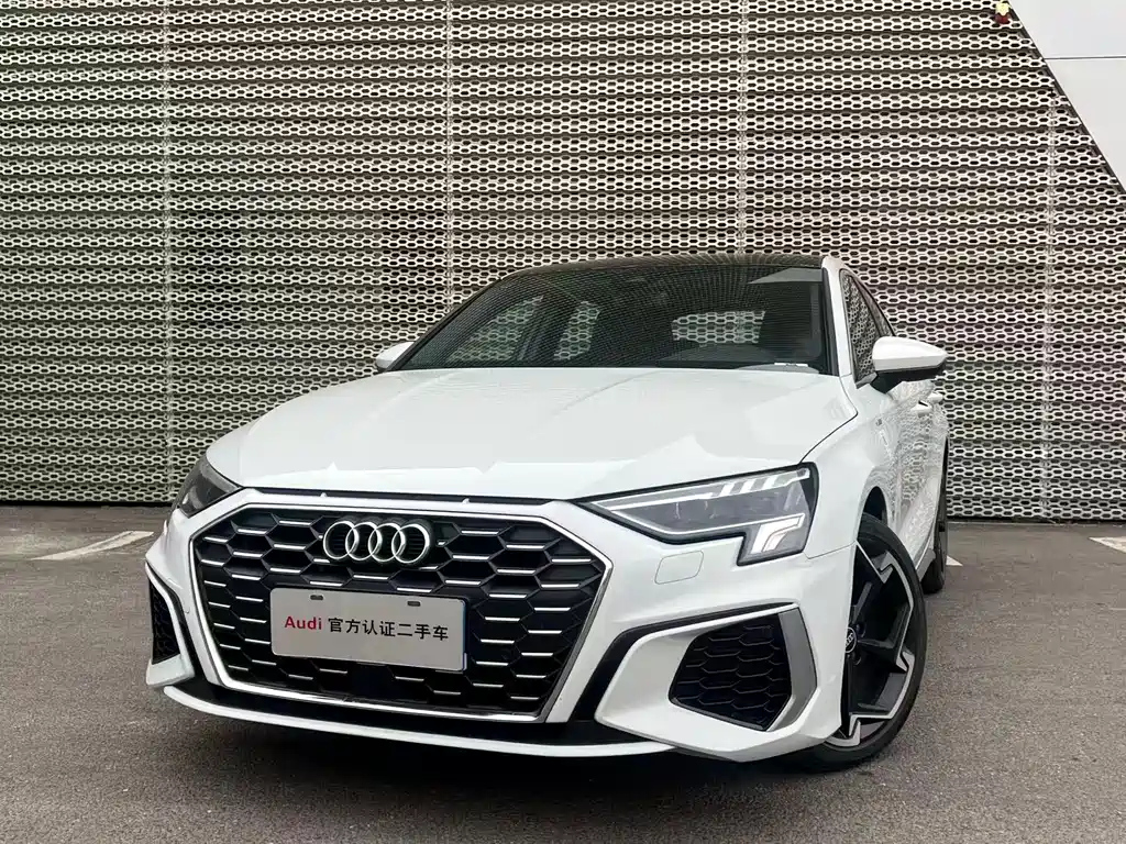AUDI A3 2023