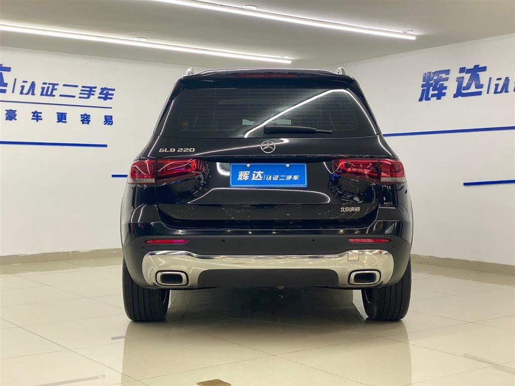 MERCEDES BENZ GLB 2023