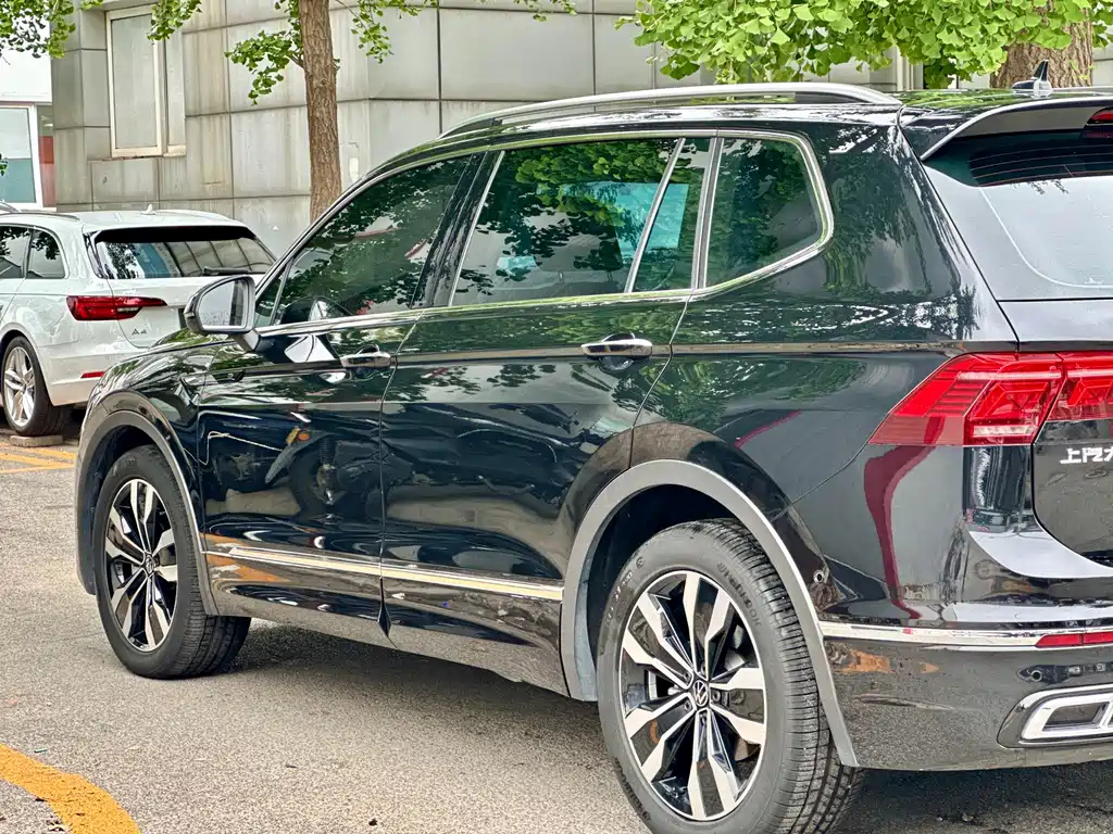 VOLKSWAGEN TIGUAN L 2024