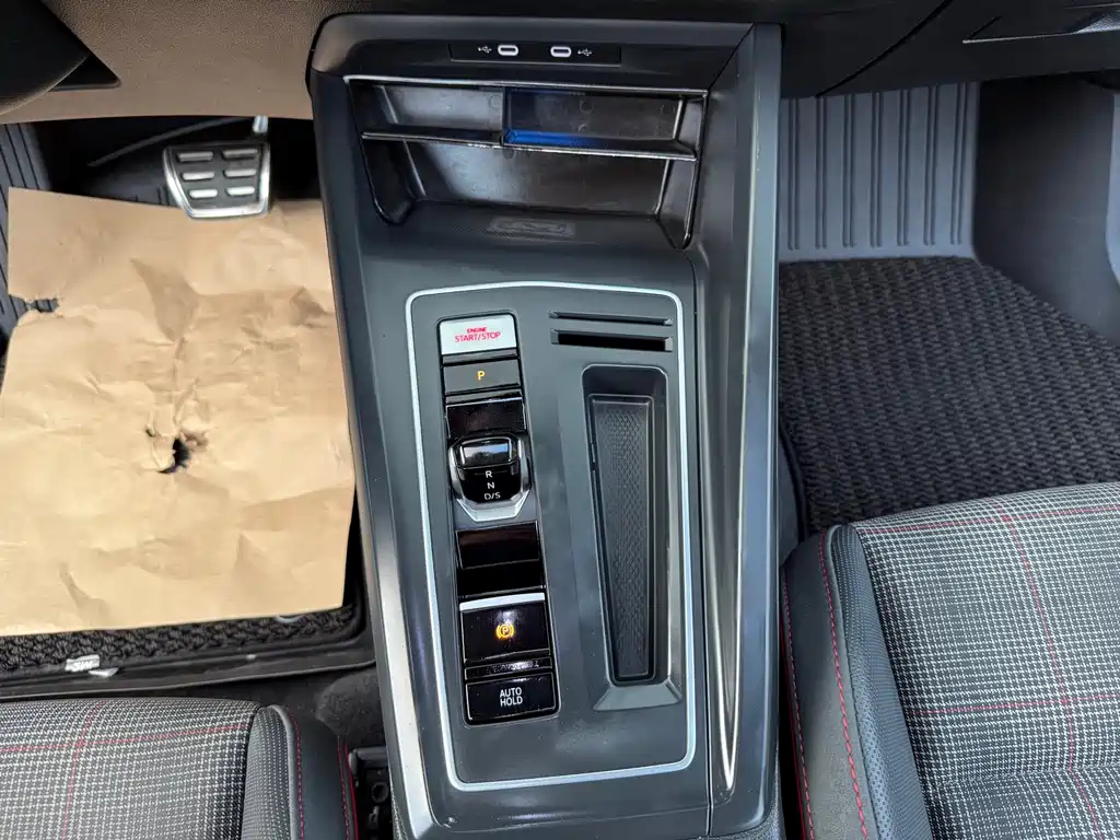 VOLKSWAGEN GOLF GTI 2023