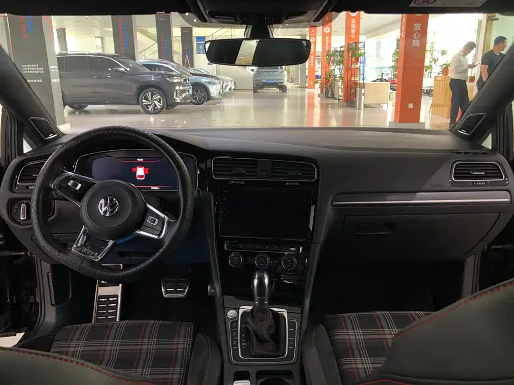 VOLKSWAGEN GOLF GTI 2018