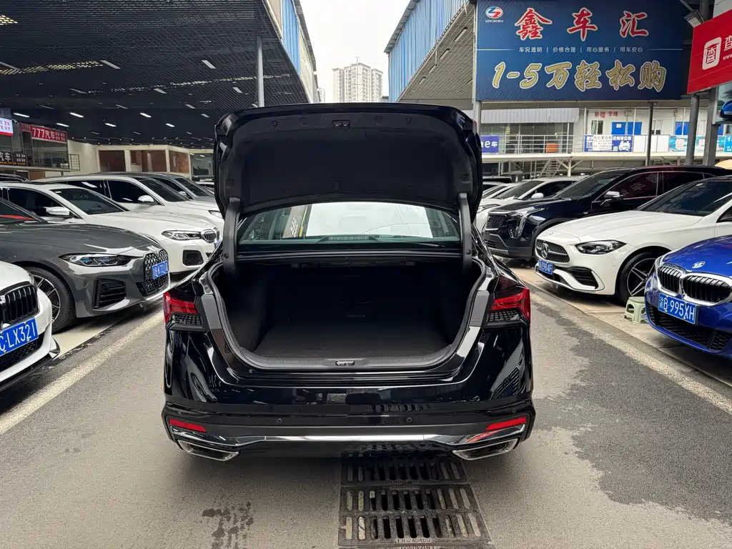 NISSAN TEANA 2024