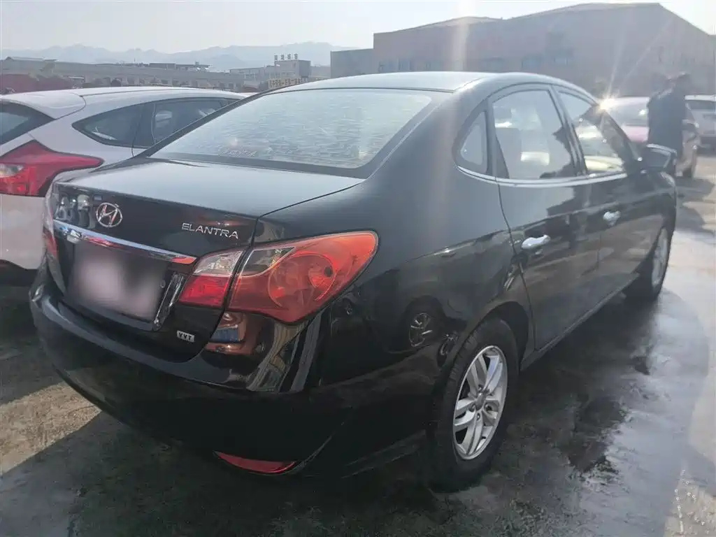 HYUNDAI CELESTA 2015