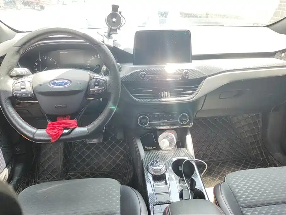 FORD FOCUS 2020