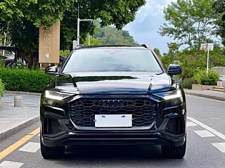 AUDI Q8 2022