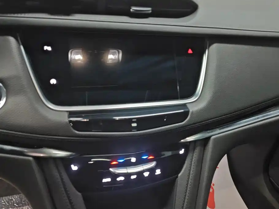 CADILLAC XT5 2021