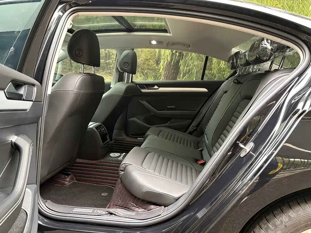 VOLKSWAGEN MAGOTAN 2024