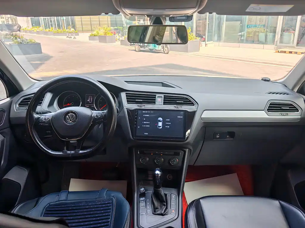 VOLKSWAGEN TIGUAN L 2017