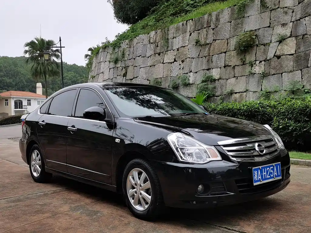 NISSAN SYLPHY 2018