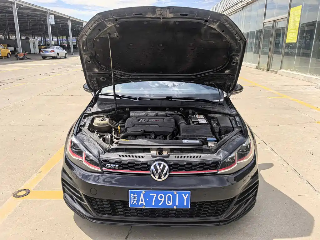 VOLKSWAGEN GOLF GTI 2019
