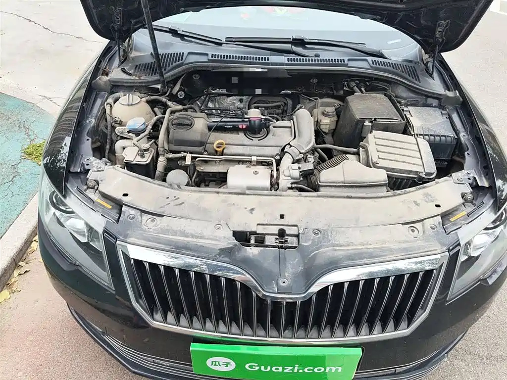 SKODA SUPERB 2013