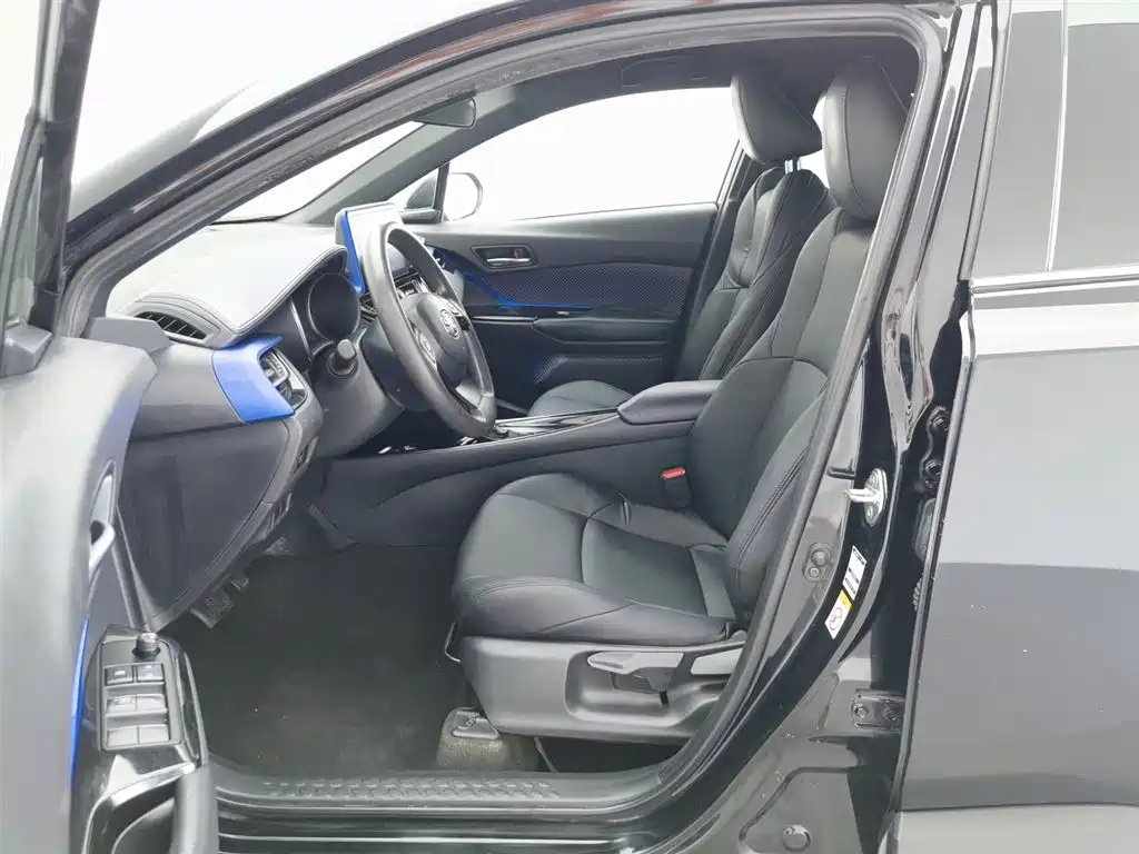 TOYOTA C-HR 2018