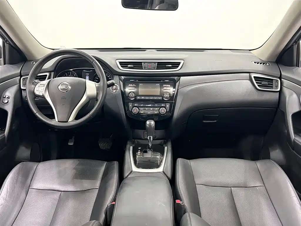 NISSAN X-TRAIL 2015